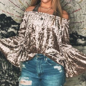 3/$40 ✨ ALTAR’D STATE crushed velvet top